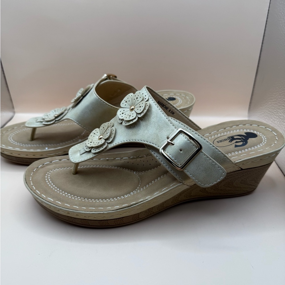 NWOT GC Women's Narbone Natural Floral Comfort Slide Wedge Sandals size 9.5